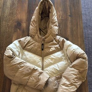 Nike puffer
Used few times only 
Size medium